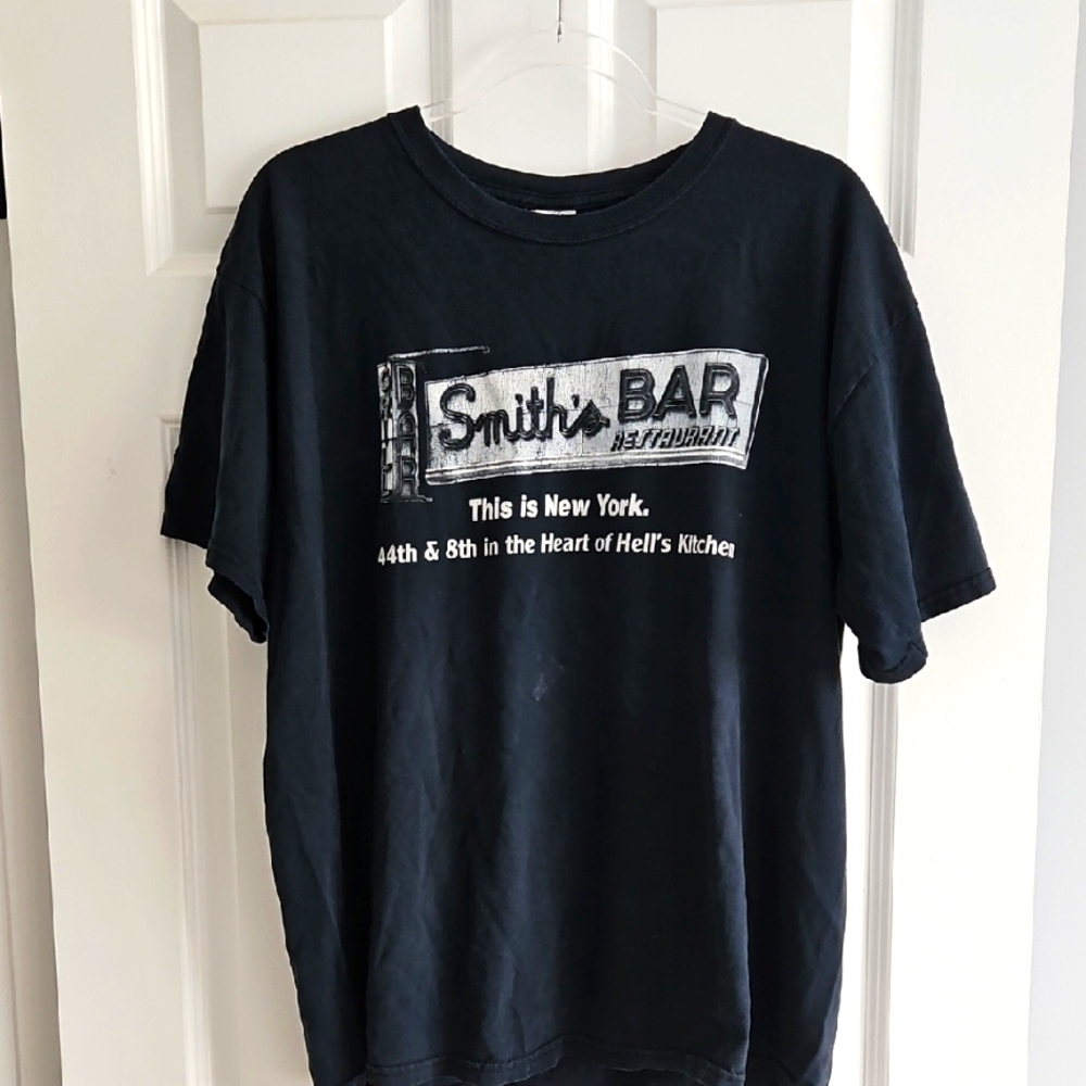 Gildan Black Short Sleeve Tee Casual Crew Neck